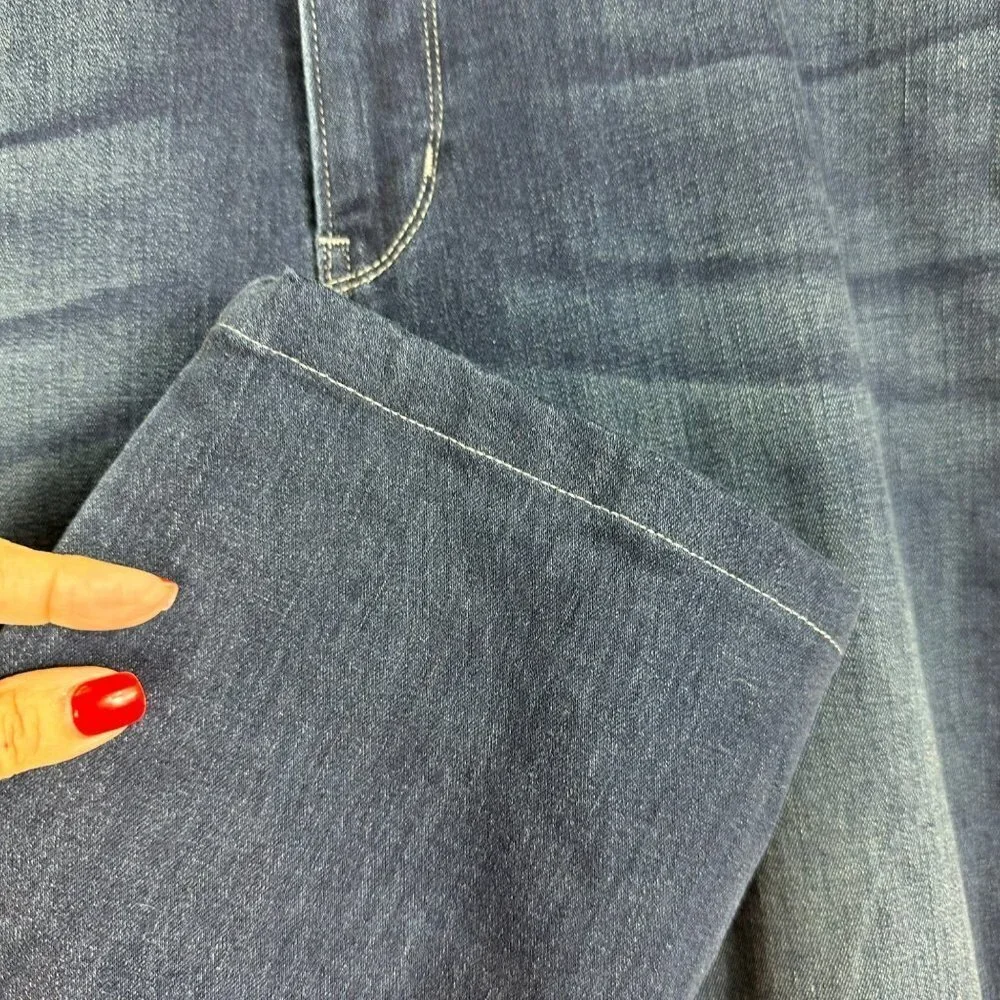 Levi’s Perfectly Slimming 512 Straight‎ Leg Jeans 33/29